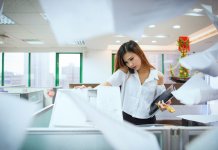 Konzentriert arbeiten im Großraumbüro: 4 Tipps