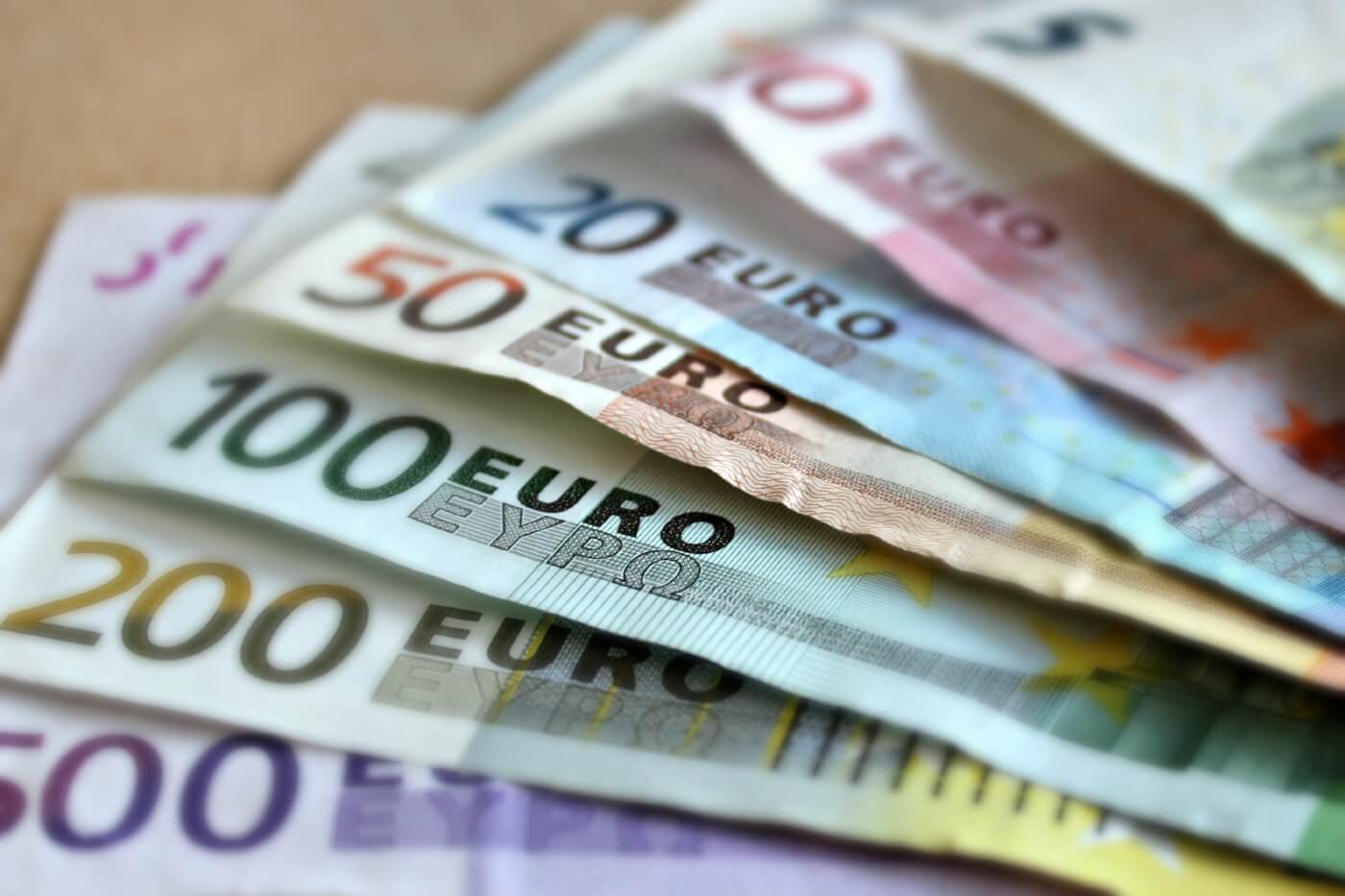 Einkommens-Vergleich: So viel verdienen Europäer - Infografik