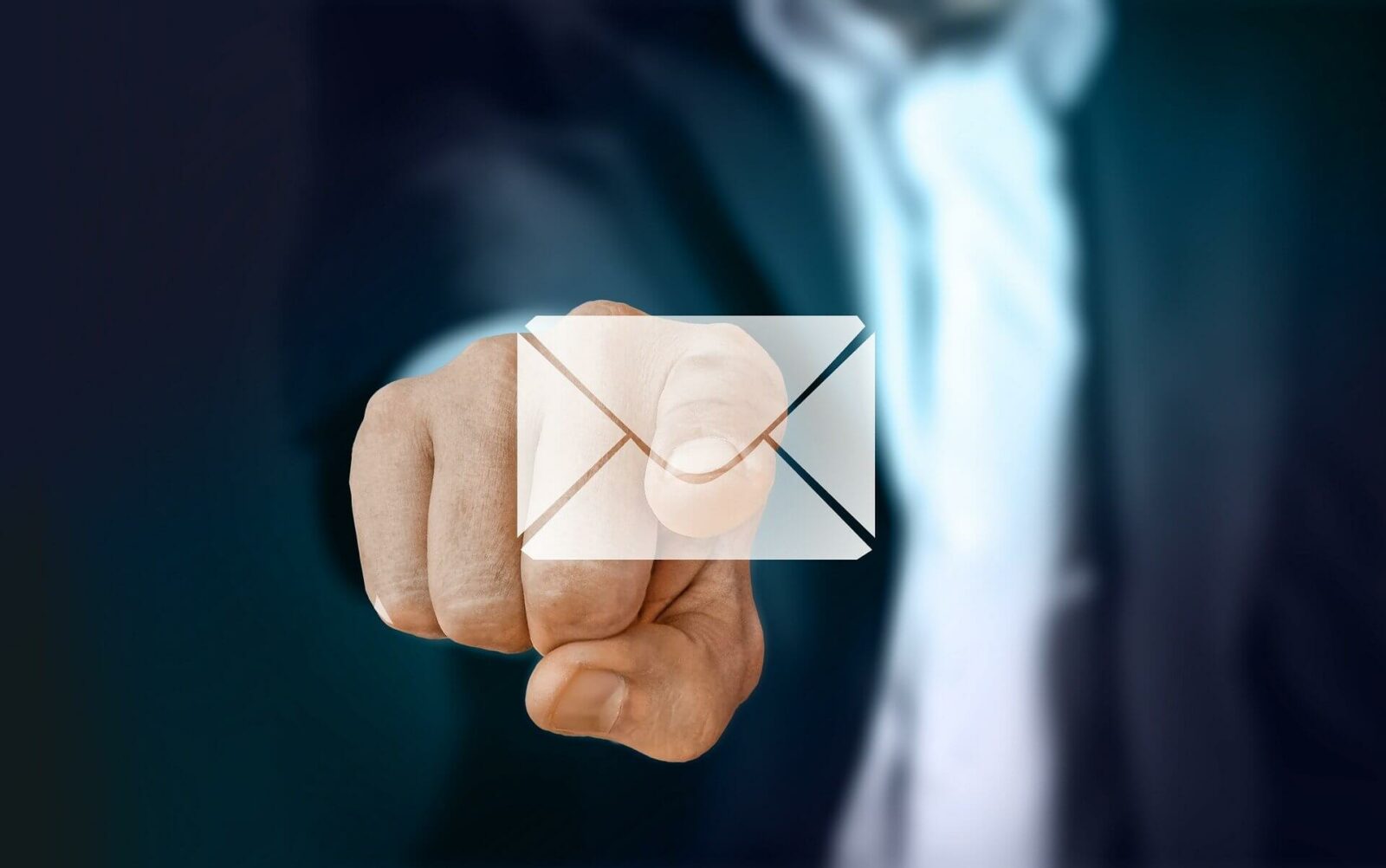 Business-Knigge: E-Mails schreiben ohne Fauxpas