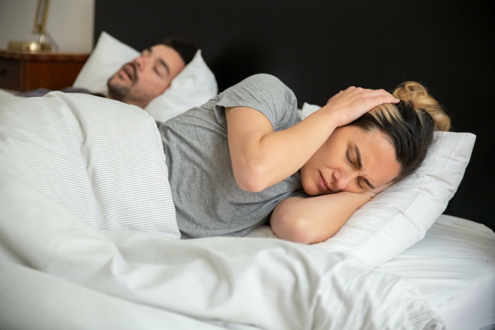 Was hilft gegen Schnarchen? Verbessere deine Schlafqualität!
