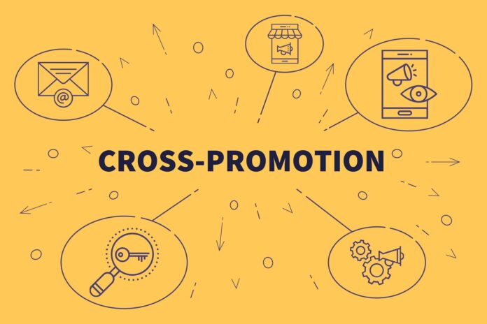 Cross-Promotion: Konzeptionelle Business-Illustration mit dem Wort 