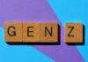 Loyalität der Generation Z: Holzwürfel mit Buchstaben zeigen das Wort Gen Z.