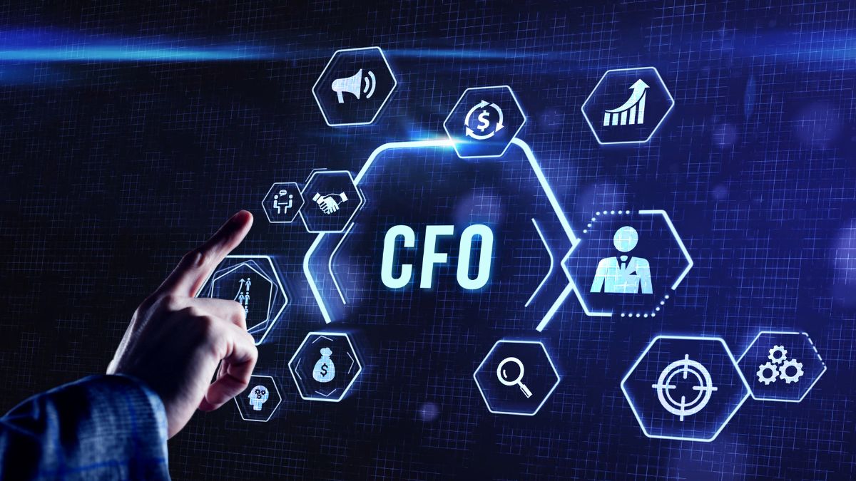 Digitaler CFO: Eine digitale Anzeige mit Symbolen und dem Schriftzug CFO.
