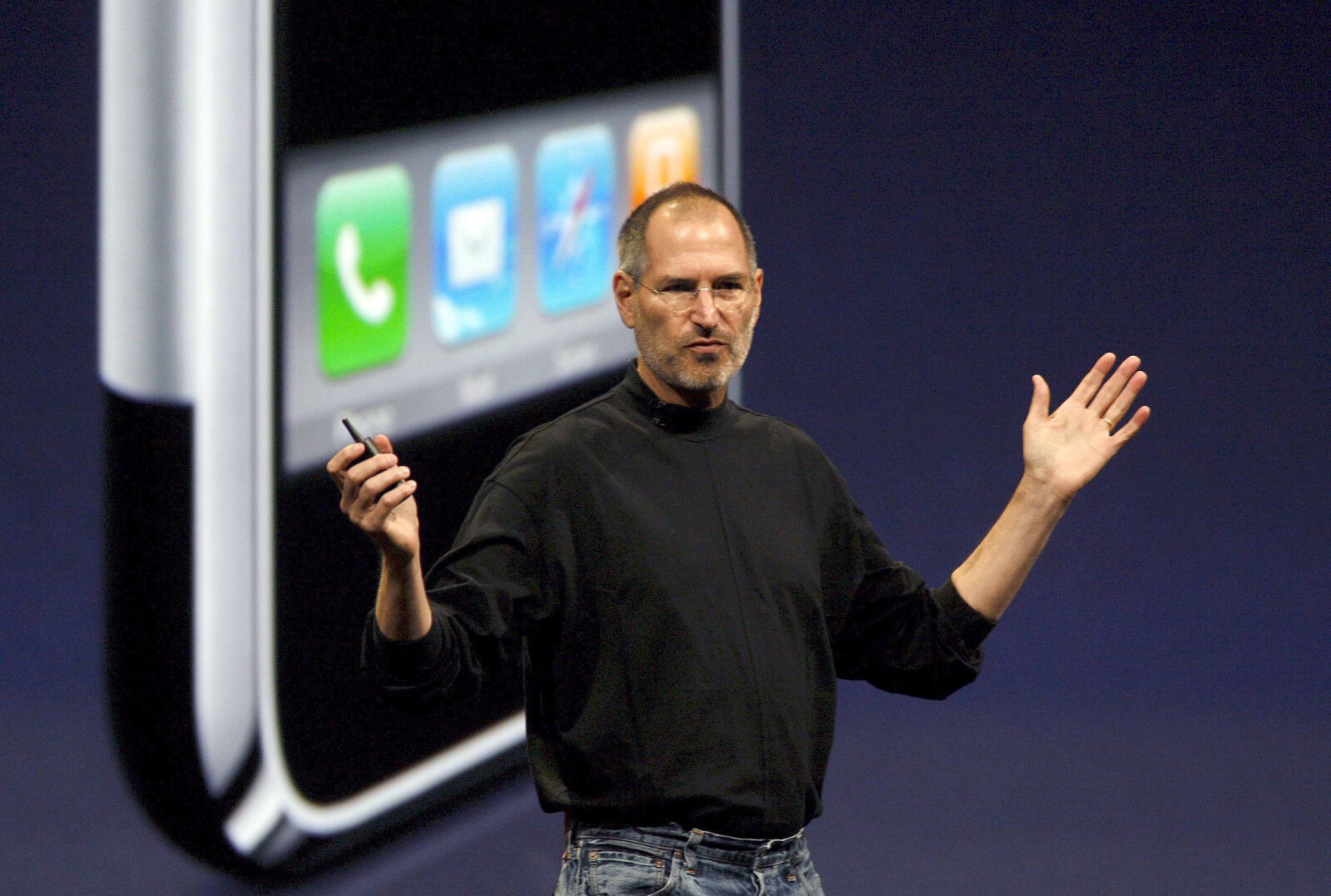 Apple-CEO Steve Jobs hält eine Vortrag