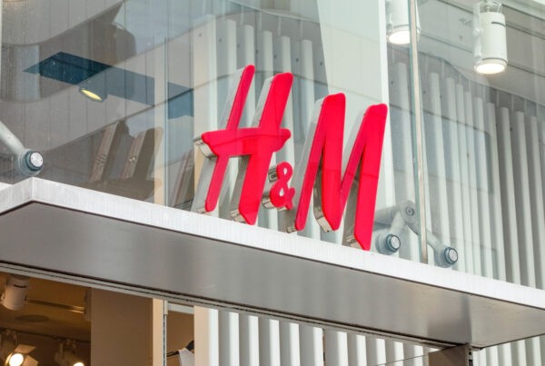 Erling Persson: Das Schild einer H&M-Filiale