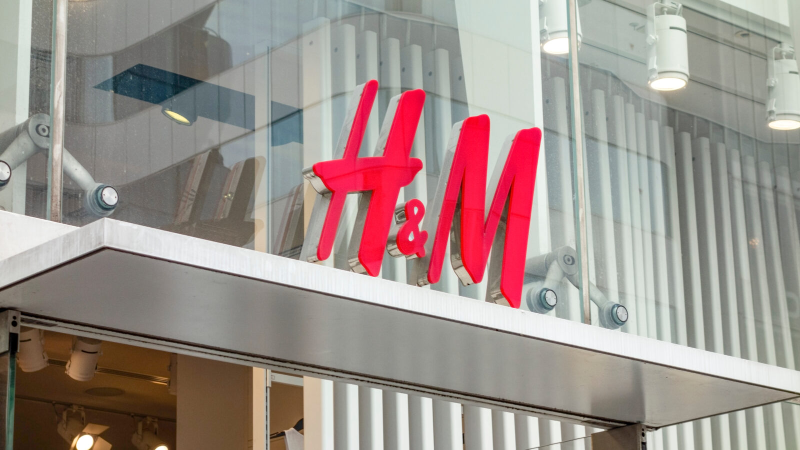 Erling Persson: Das Schild einer H&M-Filiale